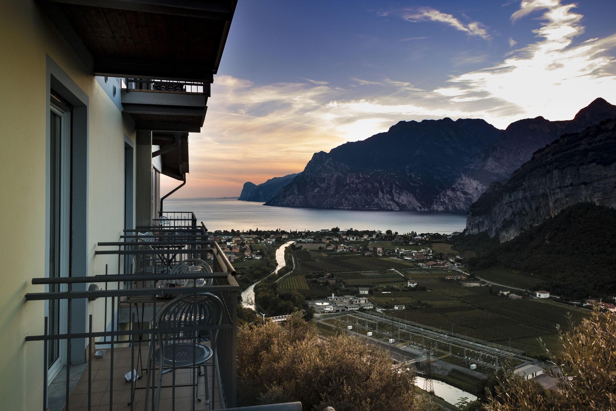 Hotel Isola Verde Torbole Sul Garda Екстер'єр фото